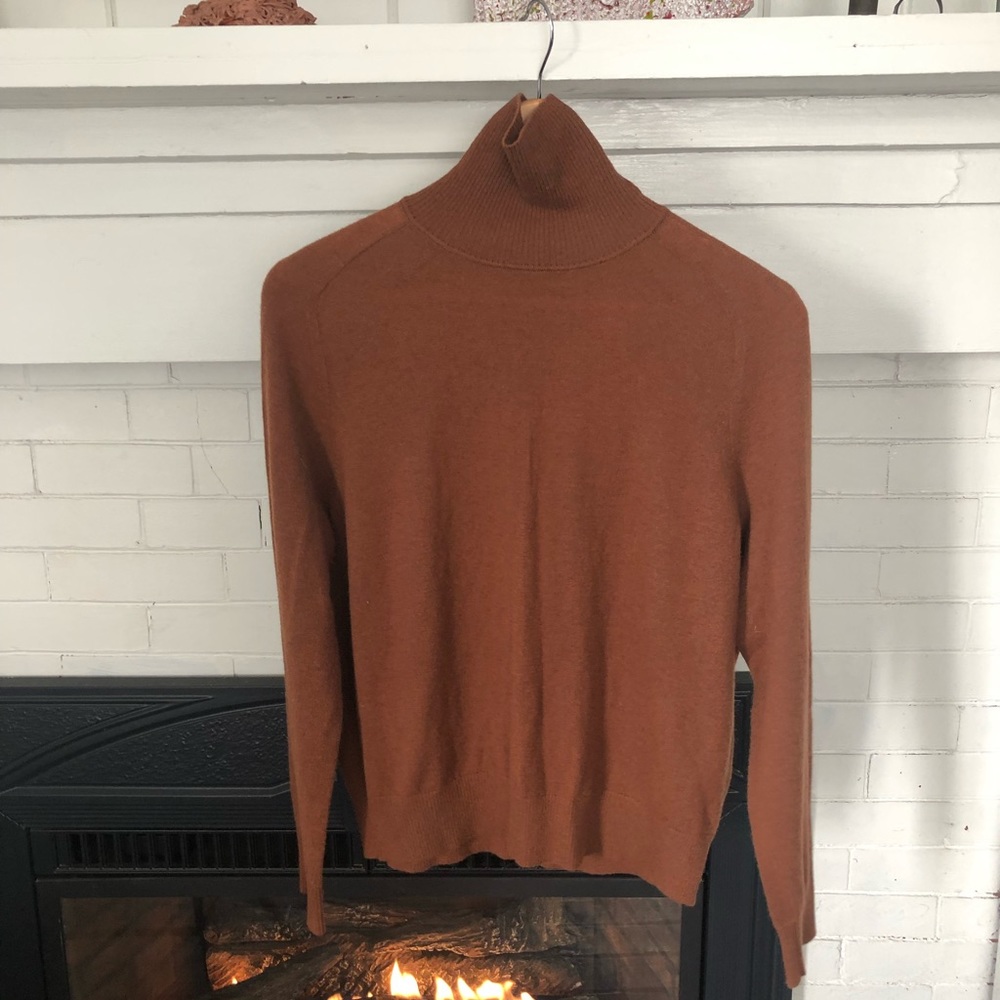Vince sweater. 100% cashmere